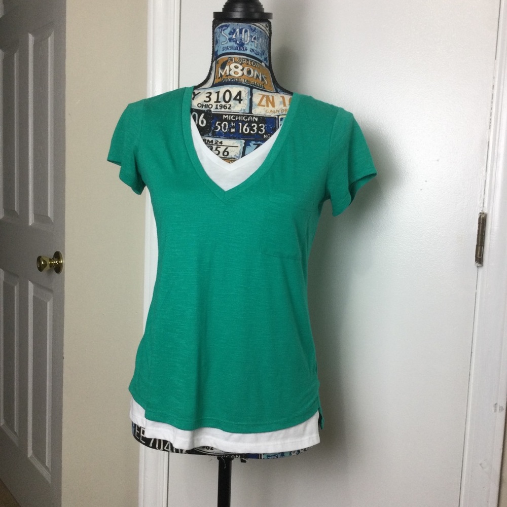 Like New Style & Co Petite  Green & White short sleeves tee